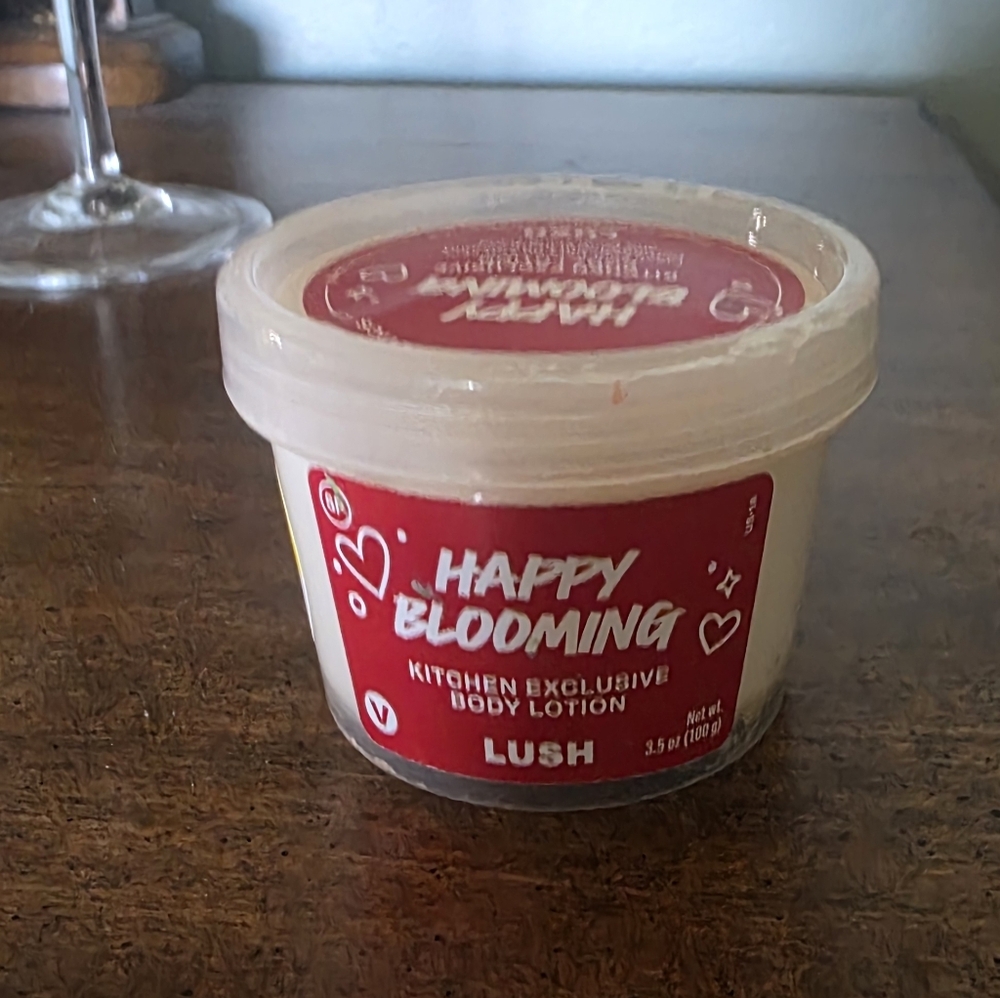 LUSH Happy Blooming Kitchen Exclusive Body Lotion
